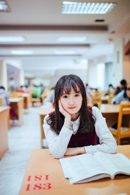 胡桃尿道口挤出白色脓状物