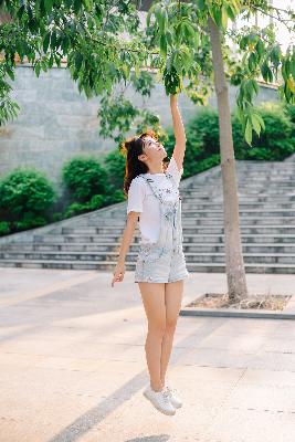 韩国电影《瑜伽教练》的主演是谁